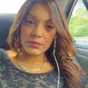 Meet your Posher, Yesenia